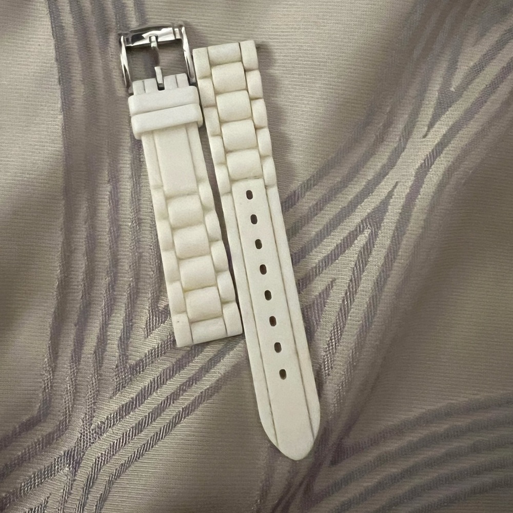 Fossil Watch With Interchangeable Bands - image 5